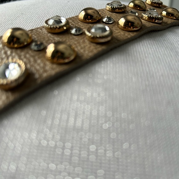 Necklace and two bracelets and a skull scarf - Picture 13 of 16